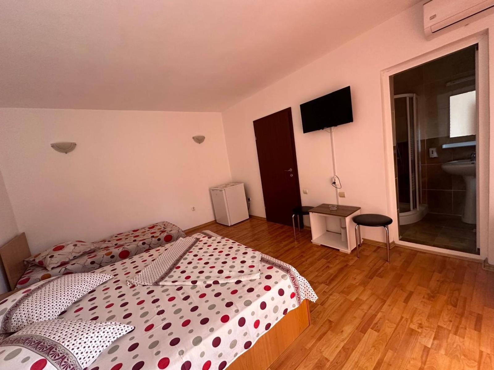 Vila Lucy Costinesti Hotell Exteriör bild
